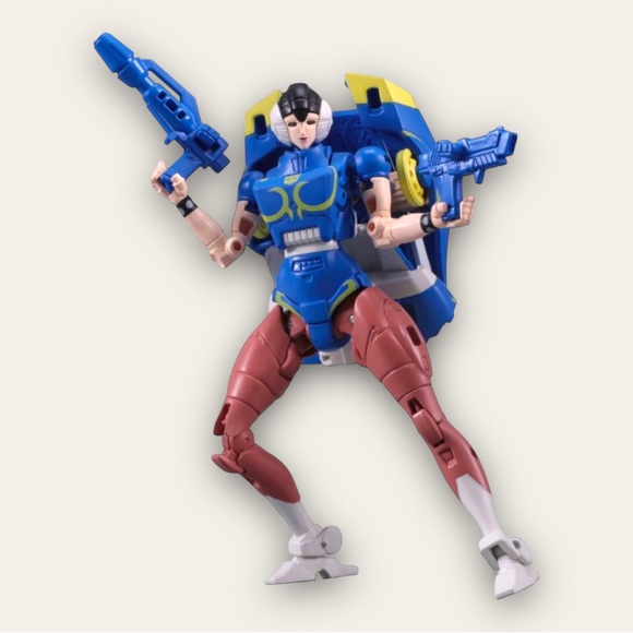 Street Fighter II X Transformers: Autobot Hot Rod (Ken) vs Arcee (Chun-Li) - Picture 3 of 6